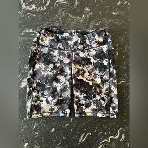 Gap Women's Gapfit Gfast Bike Shorts Size Medium Regular Black White & Gray